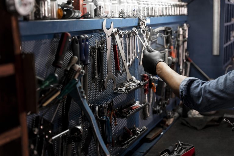 653275af61a61a7c42c215d6_bike-creation-workshop (1)